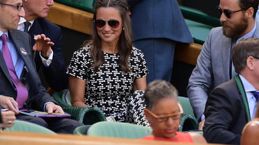 Pippa Middleton, au centre, dans la loge royale du court central de Wimbledon, le 9 juillet 2015.