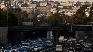 Seuls 32 % des Franciliens prennent leur voiture pour aller travailler, selon une étude.