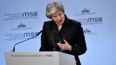 La Première ministre britannique Theresa May prononce un discours lors de la Conférence de Munich sur la sécurité, le 17 février 2018 [Thomas KIENZLE / AFP]
