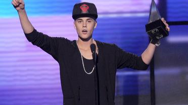 Le chanteur Justin Bieber récompensé aux American Music Awards à Los Angeles le 18 novembre 2012 [Kevin Winter / Getty Images/AFP]