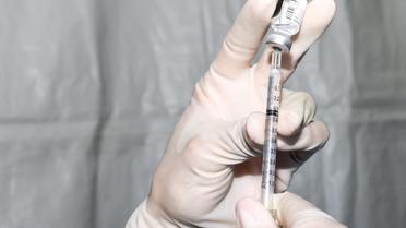 Les autorités sanitaires recommandent pour le moment le prélèvement de six doses du vaccin Pfizer par flacon. 