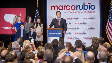 Le candidat Marco Rubio, avec sa femme et leur quatre enfants, le soir du caucus dans l'Iowa.