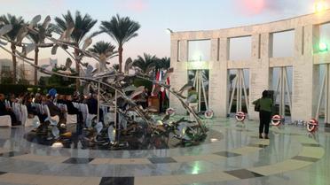 Vue le 3 janvier 2014 à Charm el-Cheikh (Egypte) du mémorial érigé en hommage aux victimes du crash de Flash Airlines en 2004 [STR / AFP/Archives]