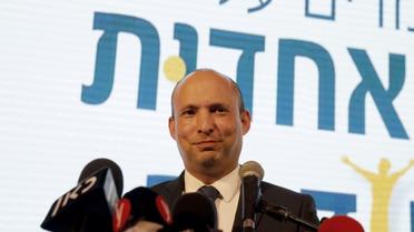 Le ministre israélien de l'Education Naftali Bennett parle à la presse à Ramat Gan, le 15 novembre 2018 [Menahem KAHANA / AFP]