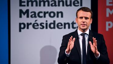 Le candidat Emmanuel Macron en campagne au Théâtre Antoine à Paris, le 8 mars 2017 [Eric FEFERBERG / AFP/Archives]