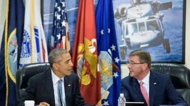 Le président américain Barack Obama et le secrétaire d'Etat à la Défense Ashton Carter, au Pentagone à Washington le 4 août 2016 [Brendan Smialowski / AFP]