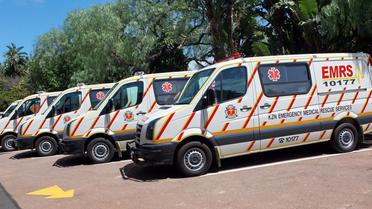 Une flotte d'ambulances spécialisées dans les soins d'urgence, en Afrique du Sud [Rajesh Jantilal / AFP/Archives]