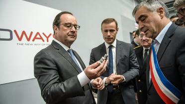 François Hollande visite l'entreprise Prodways aux Mureaux, à l'ouest de Paris le 12 mai 2016 [Christophe Petit Tesson / POOL/AFP]
