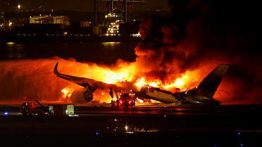 Avion en feu à l’aéroport de Tokyo : ce que l’on sait des premiers éléments de l’enquête