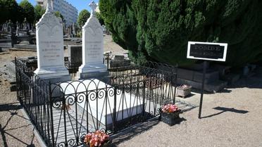 La tombe du poète Arthur Rimbaud au cimetière de l'Ouest, le 21 juin 2019 à Charleville-Mézières, dans les Ardennes [FRANCOIS NASCIMBENI / AFP]
