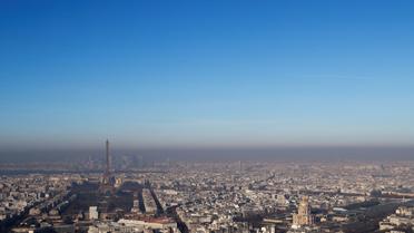 Vue de Paris depuis la Tour Montparnasse le 5 décembre 2016 [Thomas SAMSON / AFP]
