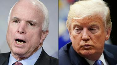 Selon les médias américains, John McCain (à gauche) avait expressément demandé à ce que le président Donald Trump ne soit pas présent à ses funérailles [BRENDAN SMIALOWSKI, MANDEL NGAN / AFP]