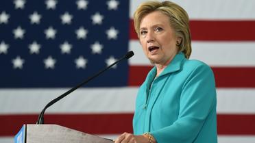 La candidate démocrate Hillary est une nouvelle fois rattrapée par la controverse sur ses emails, qui empoisonne sa campagne [JOSH EDELSON / AFP/Archives]