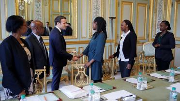 Emmanuel Macron reçoit les représentants de l'association Ibuka France à l'Elysée, le 5 avril 2019 [PHILIPPE WOJAZER / POOL/AFP]