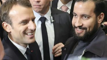 Emmanuel Macron, accompagné d'Alexandre Benalla, au Salon de l'Agriculture le 24 février 2018 [Ludovic MARIN / AFP/Archives]
