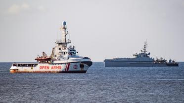 Le navire de l'ONG Proactiva Open Arms au large de Lampedusa en Italie le 17 août 2019 [Alessandro SERRANO / AFP]