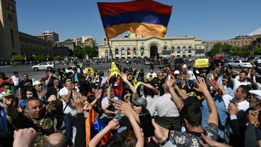 Manifestation d'opposants à Erevan, le 25 avril 2018 en Arménie [Vano SHLAMOV / AFP]