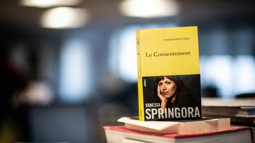 Le livre de l'écrivaine Vanessa Springora "Le Consentement", photographié le 31 décembre 2019 à Paris [Martin BUREAU / AFP]