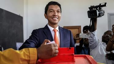 Andry Rajoelina, vainqueur de la présidentielle à Madagascar, vote au deuxième tour le 19 décembre 2018 à Antananarivo. [GIANLUIGI GUERCIA / AFP/Archives]