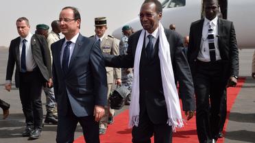 Le président François Hollande lors de son arrivée à Bamako, le 2 février 2013 [Eric Feferberg / Pool/AFP/Archives]