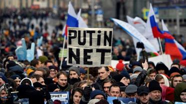 Des milliers de personnes manifestent à Moscou contre une loi pour "isoler" Internet, le 10 mars 2019 [Alexander NEMENOV / AFP]