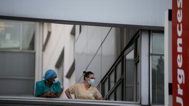 Des soignants à l'hôpital Georges Pompidou, le 15 avril 2020 à Paris [Martin BUREAU / AFP]