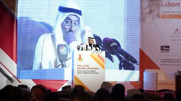 Le ministre du Travail et des Affaires sociales du Qatar, Abdullah Al-Khulaifi, s'exprime lors d'une conférence sur la protection des droits du travail à Doha le 1er mai 2014 [Karim Jaafar / AL-WATAN DOHA/AFP]