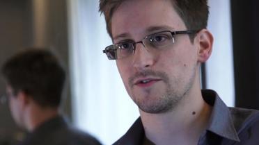 Photo fournie le 10 juin 2013 par le Guardian montre Edward Snowden lors d'un entretien au quotidien britannique [The Guardian / The Guardian/AFP/Archives]