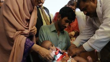 Vaccination d'un bébé le 20 août 2015 à  à Islamabad au Pakistant [Aamir Qureshi / AFP/Archives]