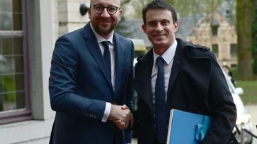 Les Premiers ministres belge et français, Charles Michel (g) et Manuel Valls (d) à Bruxelles, le 1er février 2016  [EMMANUEL DUNAND / AFP]