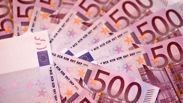 Le billet de 500 euros, montré du doigt pour son rôle dans le financement du terrorisme, pourrait disparaître, les dirigeants européens ayant appelé vendredi la BCE à décider de son sort [MIGUEL MEDINA / AFP]