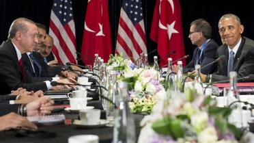 Le président américain Barack Obama (d) et son homologue turc Recep Tayyip Erdogan en marge du sommet du G20 à Hangzhou, en Turquie, le 4 septembre 2016  [SAUL LOEB / AFP]