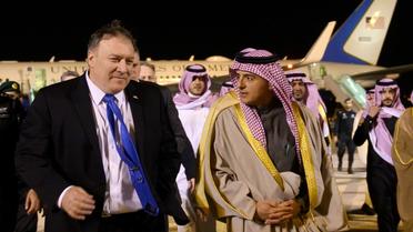 Le secrétaire d'Etat américain Mike Pompeo accueilli à Ryad par le ministre d'Etat saoudien aux Affaires étrangères Adel al-Jubeir, le 13 janvier 2019 [ANDREW CABALLERO-REYNOLDS / POOL/AFP]