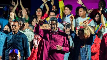 Nicolas Maduro célèbre sa victoire aux présidentielles, le 20 mai 2018 à Caracas [Juan BARRETO / AFP]