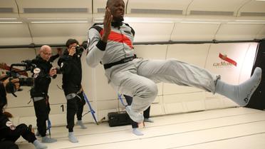 Photo fournie par Mumm et Novespace le 13 septembre 2018 d'Usain Bolt tentant de sprinter en apensanteur dans un avion survolant la France [Laurent Theillet / Mumm/Novespace/AFP]