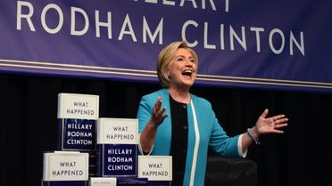 Hillary Clinton présente son livre "What Happened" ("Ça s'est passé comme ça") à New York, le 12 septembre 2017 [TIMOTHY A. CLARY / AFP]