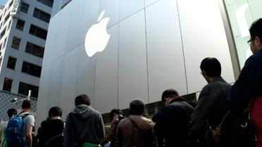 Apple a annoncé mardi un recul de 16% sur un an des ventes trimestrielles de son appareil vedette, l'iPhone [KAZUHIRO NOGI / AFP/Archives]