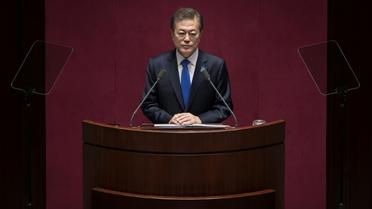 Le Président Sud-coréen Moon Jae-In fait un discours devant l'Assemblée nationale à Séoul le 1er novembre 2017 [Ed JONES / POOL/AFP]