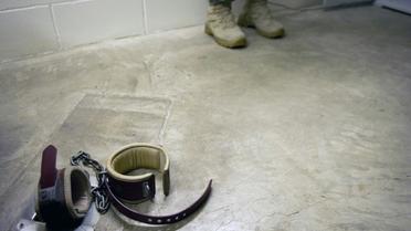 Les entraves au sol du bloc cellulaire C dans le centre de détention "Camp Five" de la prison américaine de Guantanamo à Cuba, le 19 janvier 2012 [Jim WATSON / AFP/Archives]