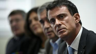 Le Premier ministre Manuel Valls, le 26 octobre 2015 aux Mureaux [LIONEL BONAVENTURE / AFP]