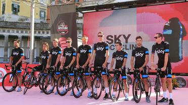 L'équipe Sky lors de la présentation du Giro le 3 mai 2013 à Naples [Luk Benies / AFP/Archives]