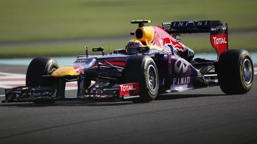 Le pilote australien Mark Webber lors de la 3e et dernière séance d'essais libres du GP d'Abou Dhabi  [ / AFP]