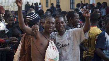Des immigrants subsahariens parvenus dans l'enclave espagnole de Melilla le 18 mars 2014 [Blasco Avellaneda / AFP]