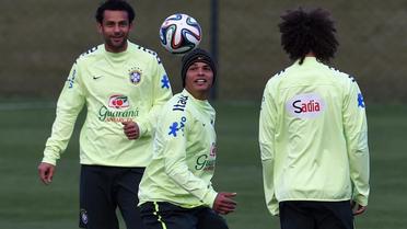 Thiago Silva et David Luiz à l'entraînement le 6 juillet 2014 à Teresopolis  [Vanderlei Almeida  / AFP]