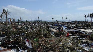 La côte à Tacloban, après le pasdsage du typhon, le 10 novembre 2013 [Ted Aljibe / AFP]
