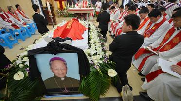 Célébration des funérailles de l'évêque chinois Mgr Joseph Fan Zhongliang à Shanghai le 22 mars 2014 [Peter Parks / AFP]
