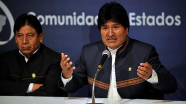 Le président bolivien Evo Morales (droite) et son ministre des affaires étrangères Davis Choquehuanca au Celac à la Havane le 28 janvier 2014 [Yamil Lage / AFP]