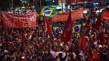 Plusieurs milliers de membres du mouvement des travailleurs sans abri ont manifesté jeudi 22 mai 2014 à Sao Paulo contre les dépenses pour la Coupe du Monde de football [Nelson Almeida / AFP]