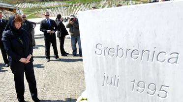 La chef de la diplomatie européenne Catherine Ashton, en visite le 18 avril 2013 au mémorial de Srebrenica [Elvis Barukcic / AFP/Archives]