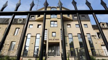 L'hôtel de police de Brive-la-Gaillarde où le Norvégien Kristian Vikernes et sa compagne étaient toujours en garde à vue le 17 juillet 2013 [Nicolas Tucat / AFP]